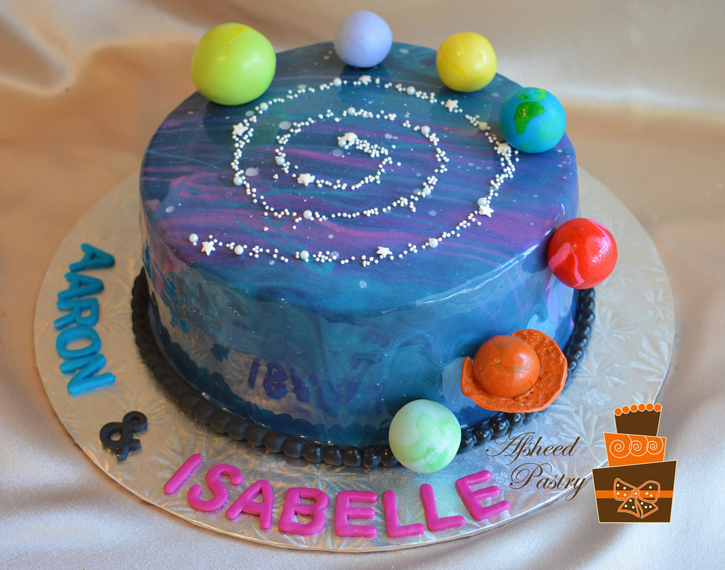 Can someone please change the color of this cake to be purple instead of  blue? Leave everything else untouched, just change the blue color to a  galaxy purple. Its for a birthday